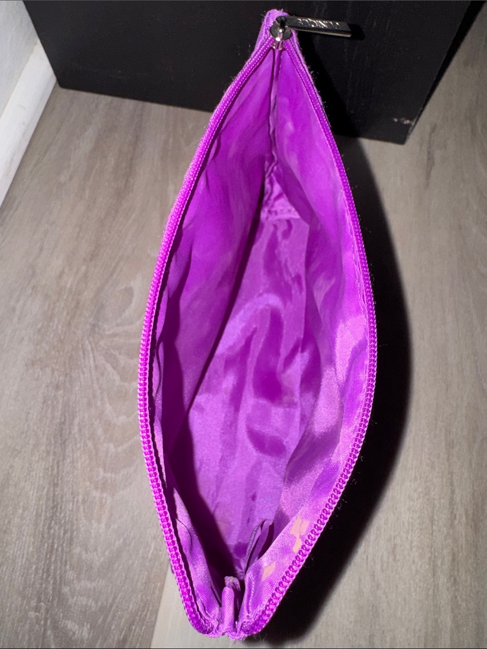 Clinique Bright Purple Zip Cosmetic Case - Picture 2 of 4